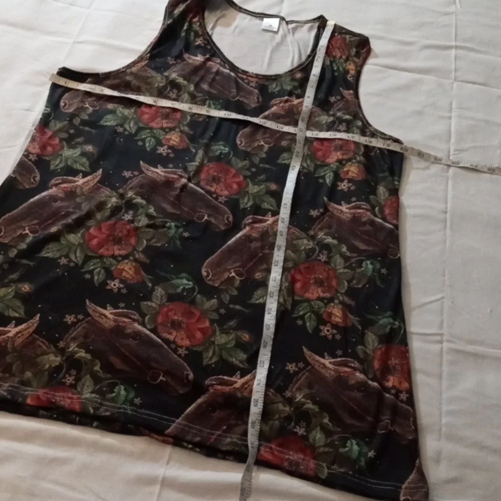 Cherry Loom horse profile tank